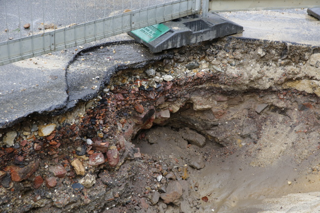 Ulrich Simons - Rohrbruch Franziskusweg